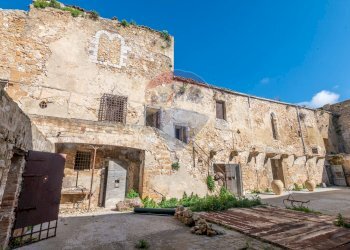 Casa all\'aperto - Castle piazza castello
 
1, Piazza Armerina - photo 54