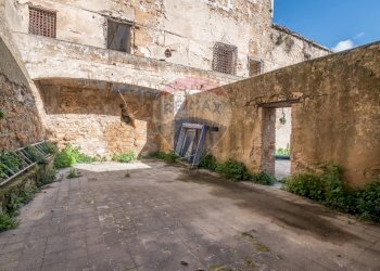 Casa all\'aperto - Castle piazza castello
 
1, Piazza Armerina - photo 55