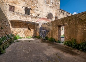 Casa all\'aperto - Castle piazza castello
 
1, Piazza Armerina - photo 56