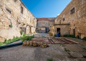 Casa all\'aperto - Castle piazza castello
 
1, Piazza Armerina - photo 58