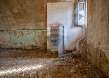 Stanza vuota - Castle piazza castello
 
1, Piazza Armerina - photo 64