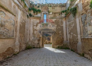 Casa all\'aperto - Castle piazza castello
 
1, Piazza Armerina - photo 77