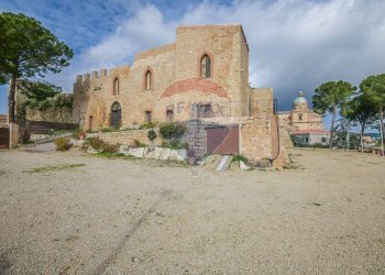 Casa all\'aperto - Castle piazza castello
 
1, Piazza Armerina - photo 83