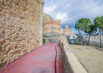 Terrazza - Castle piazza castello
 
1, Piazza Armerina - photo 86