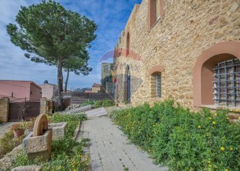 Casa all\'aperto - Castle piazza castello
 
1, Piazza Armerina - photo 93