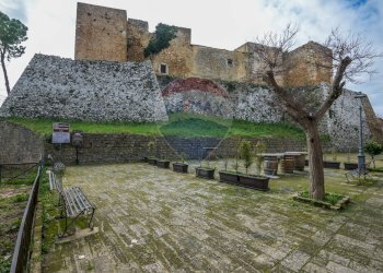 Giardino - Castle piazza castello
 
1, Piazza Armerina - photo 104