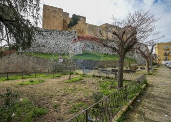Giardino - Castle piazza castello
 
1, Piazza Armerina - photo 108