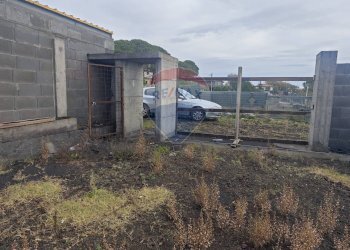 Edificio all\'aperto - Terreno edificabile via Siracusa
 
snc, Nicolosi - foto 1