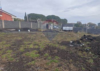 Edificio all\'aperto - Terreno edificabile via Siracusa
 
snc, Nicolosi - foto 5