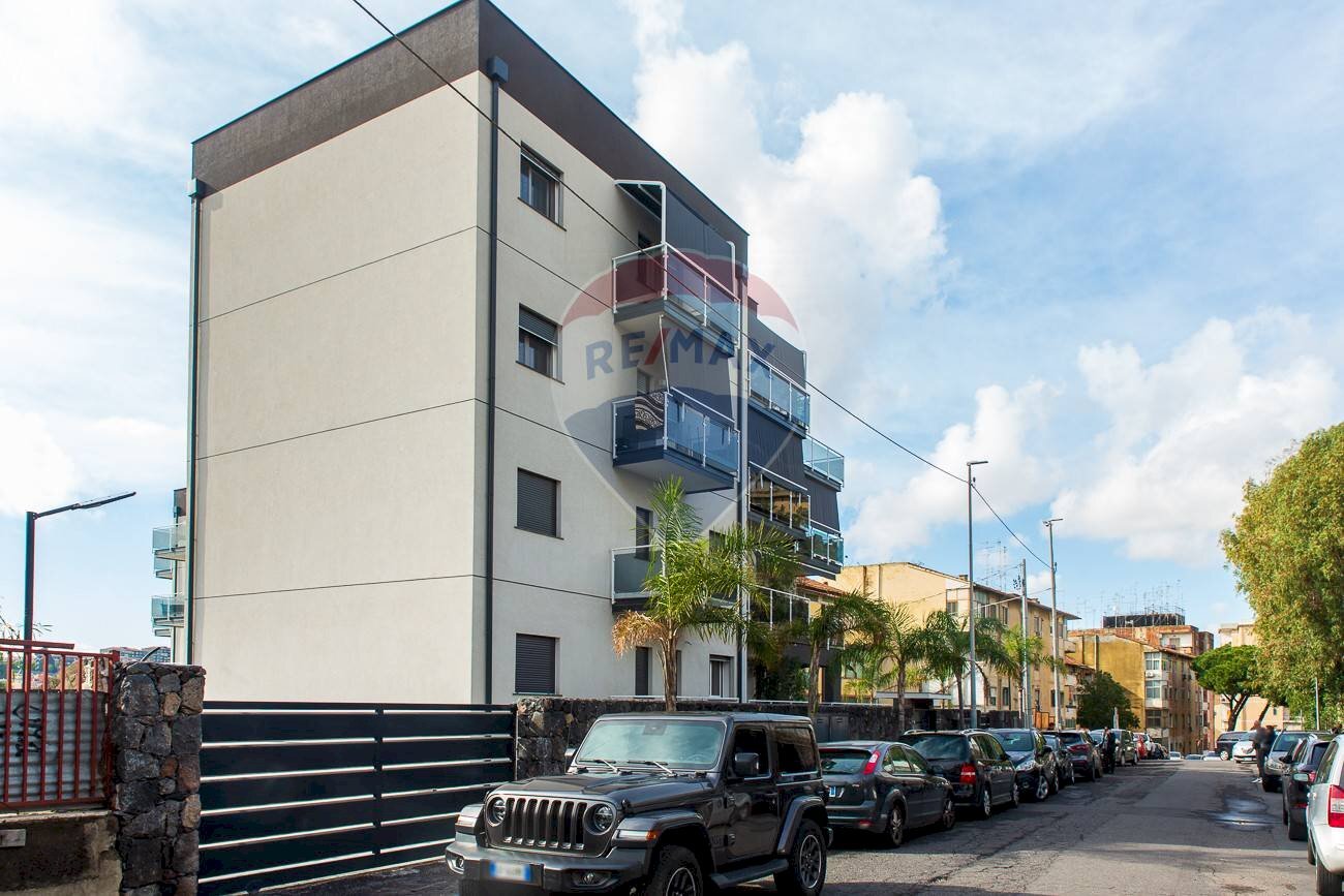 Edificio all\'aperto - Quadrilocale Catania - foto 1