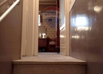 Scale - Casa indipendente Via Pindaro
 
30, Bronte - foto 8