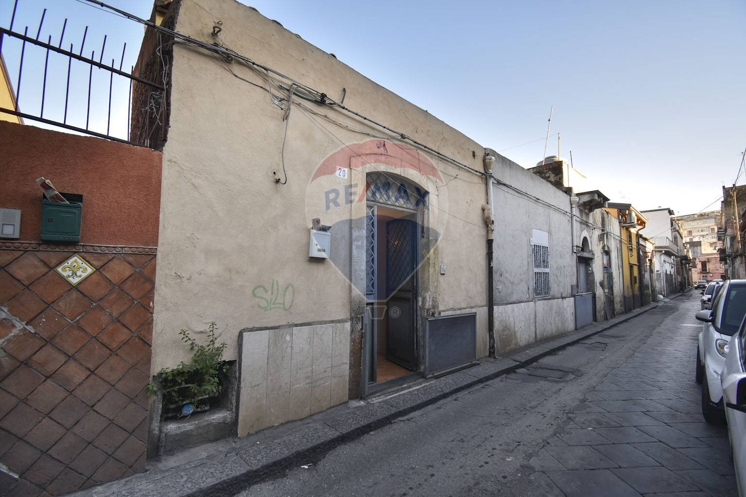 Edificio all\'aperto - Casa indipendente Via Anastasio
 
20, Catania - foto 1
