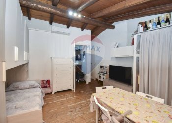 Sala da pranzo - Casa indipendente Via Anastasio
 
20, Catania - foto 5