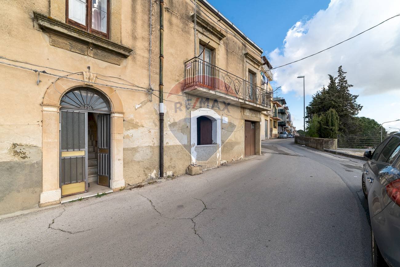 Edificio all\'aperto - Semi-detached house VIA RAGUSA
 
17/19, Caltagirone - photo 2