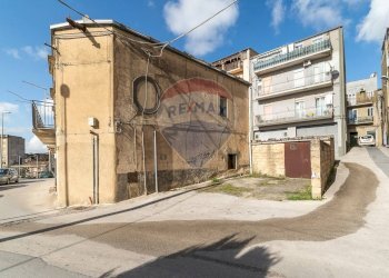 Edificio all\'aperto - Casa semi indipendente VIA RAGUSA
 
17/19, Caltagirone - foto 6