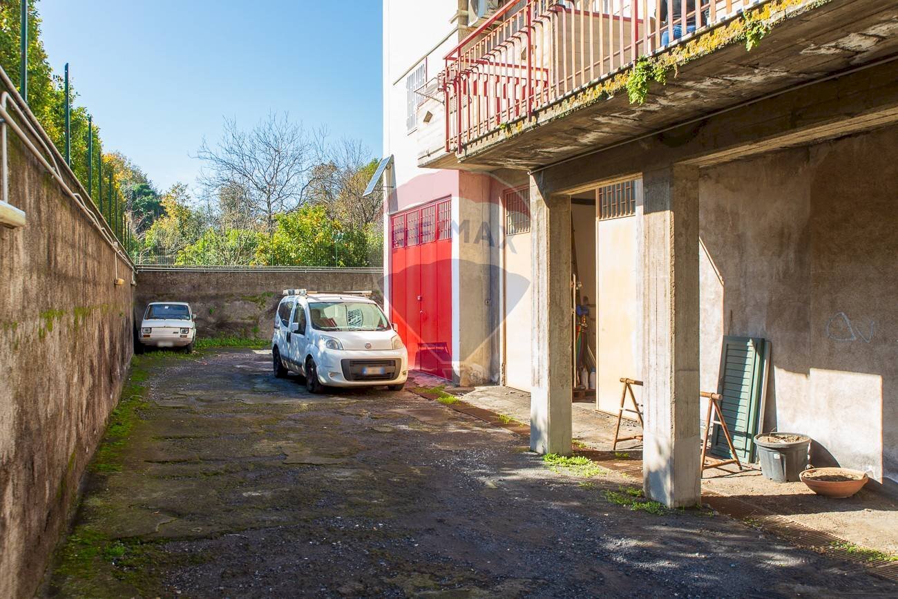 Casa all\'aperto - Box Via Nocilla
111, Aci Sant'Antonio - foto 2