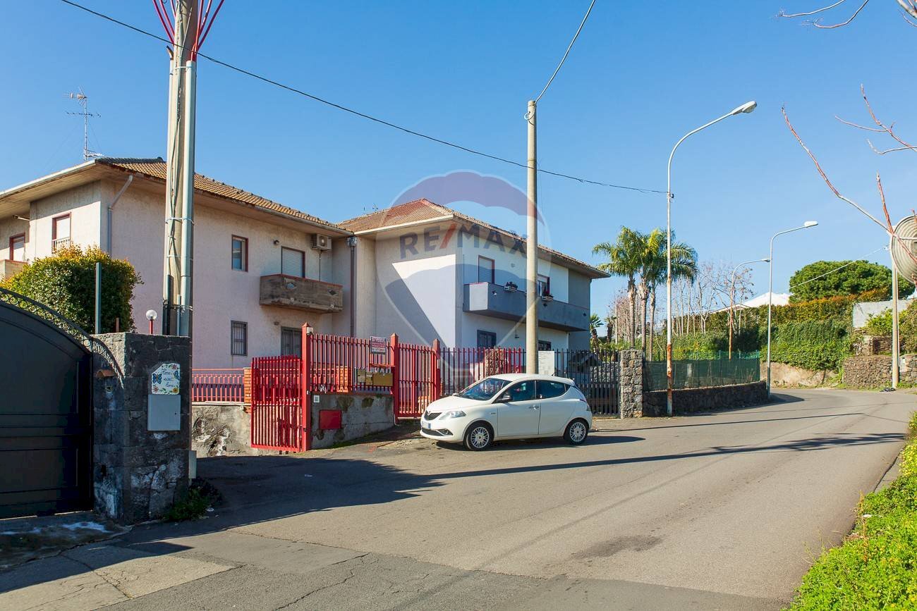 Casa all\'aperto - Box Via Nocilla
111, Aci Sant'Antonio - foto 3