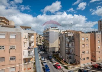 Edificio all\'aperto - Trilocale viale autonomia
 
81, Caltagirone - foto 15