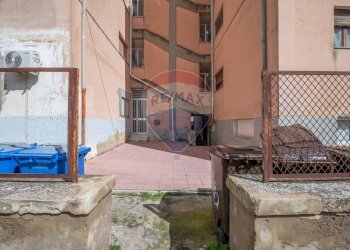 Edificio all\'aperto - Trilocale viale autonomia
 
81, Caltagirone - foto 24
