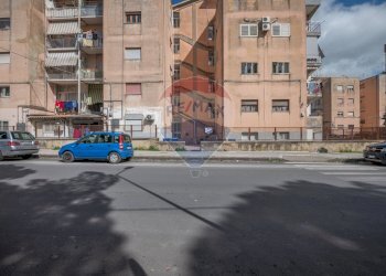 Edificio all\'aperto - Trilocale viale autonomia
 
81, Caltagirone - foto 26