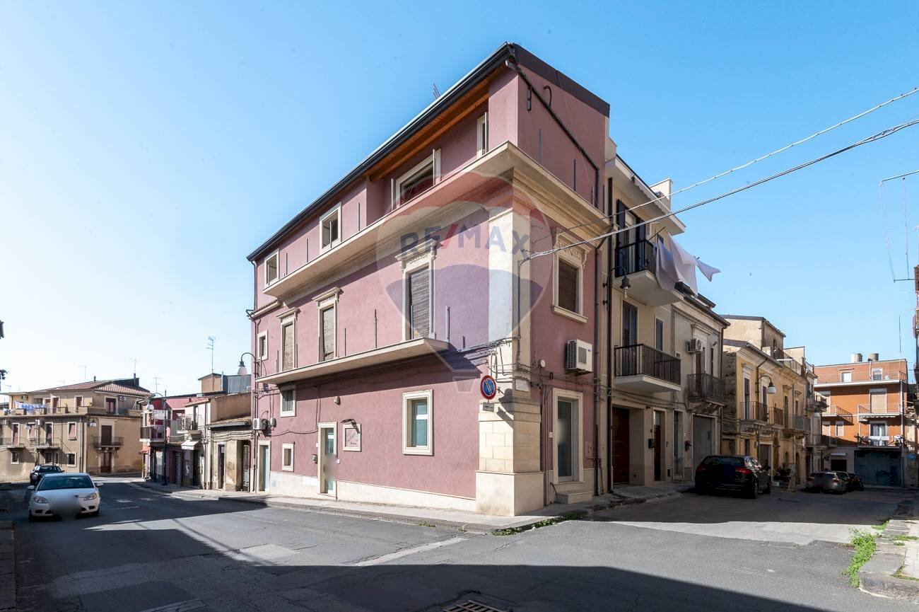 Edificio all\'aperto - Commercial Premises via crispi
18, Grammichele - photo 3