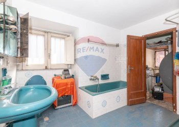 Bagno - Locale Commerciale via crispi
 
18, Grammichele - foto 12