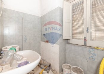 Bagno - Locale Commerciale via crispi
 
18, Grammichele - foto 17