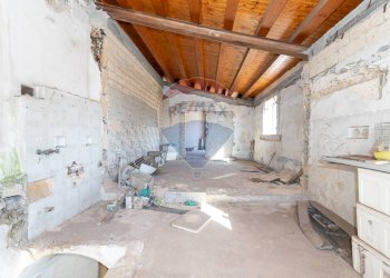 Stanza vuota - Locale Commerciale via crispi
 
18, Grammichele - foto 22