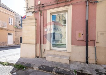 Edificio all\'aperto - Locale Commerciale via crispi
 
18, Grammichele - foto 28