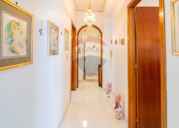 Hall / corridoio - One-room apartment Via Santa Maria del Sangue
 
34, Aci Catena - photo 1