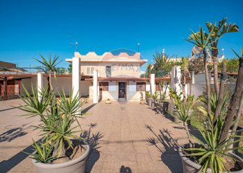 Casa all\'aperto - Casa indipendente C.da Agnone Marina
 
snc, Augusta - foto 2