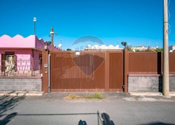 Edificio all\'aperto - Casa indipendente C.da Agnone Marina
 
snc, Augusta - foto 3