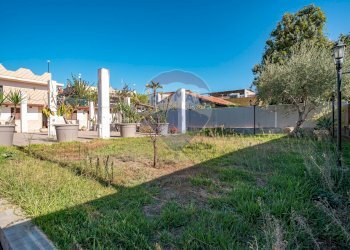 Giardino - Casa indipendente C.da Agnone Marina
 
snc, Augusta - foto 12