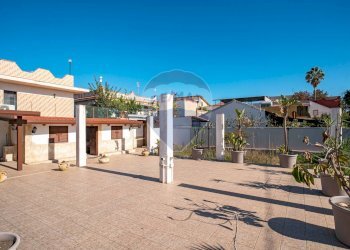 Terrazza - Casa indipendente C.da Agnone Marina
 
snc, Augusta - foto 14