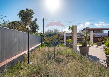 Giardino - Casa indipendente C.da Agnone Marina
 
snc, Augusta - foto 17