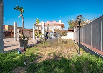 Giardino - Casa indipendente C.da Agnone Marina
 
snc, Augusta - foto 23