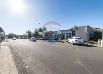 Edificio all\'aperto - Attività Commerciale VIA FISICHELLI
 
9, San Giovanni la Punta - foto 11