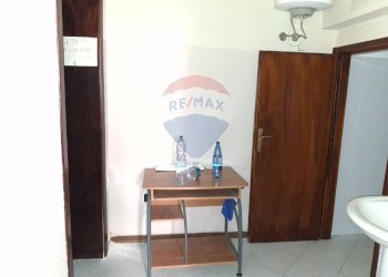 Bagno - Locale Commerciale Via Guglielmo Marconi
 
23, Carlentini - foto 11