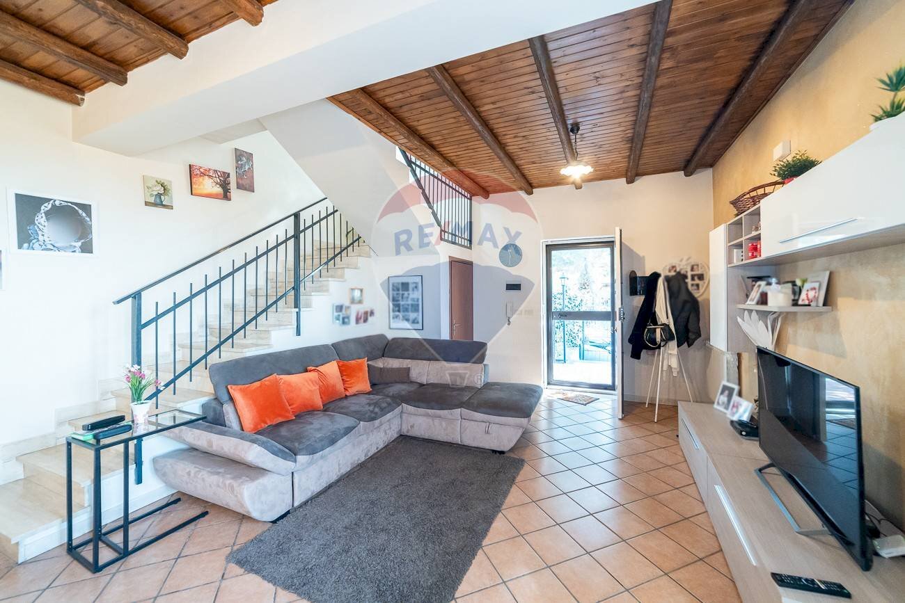 Soggiorno - Villa a Schiera VIA MASSERIA LOCO GRANDE
 
snc, Ragalna - foto 2