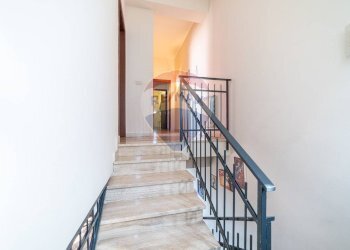 Scale - Villa a Schiera VIA MASSERIA LOCO GRANDE
 
snc, Ragalna - foto 23