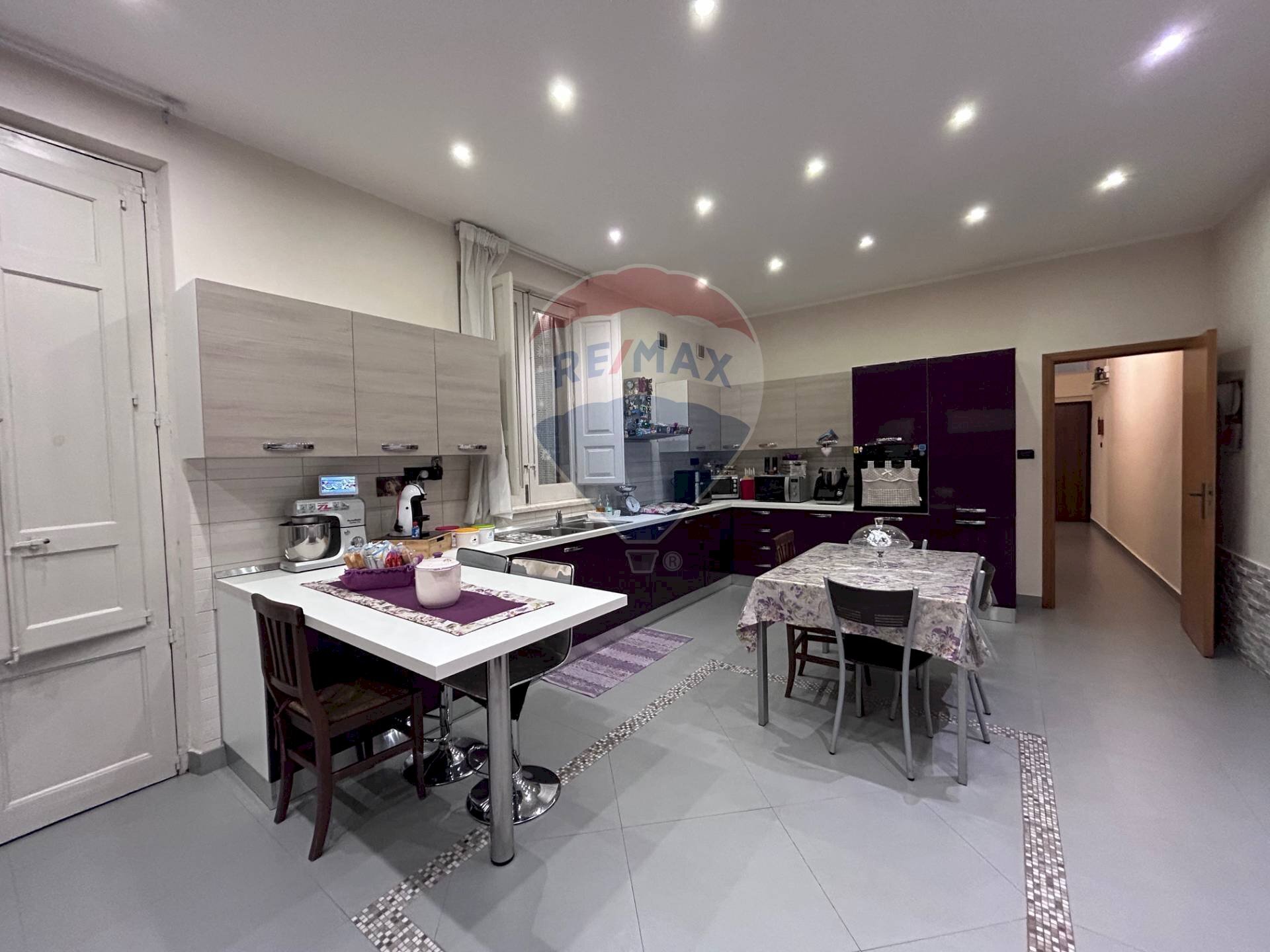 Cucina - Casa semi indipendente Via Dante Alighieri
 
23, Aci Catena - foto 2