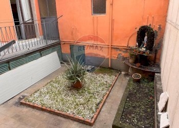 Giardino - Casa semi indipendente Via Dante Alighieri
 
23, Aci Catena - foto 18