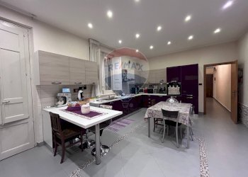 Cucina - Casa semi indipendente Via Dante Alighieri
 
23, Aci Catena - foto 2