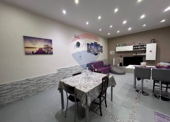 Sala da pranzo - Casa semi indipendente Via Dante Alighieri
 
23, Aci Catena - foto 3