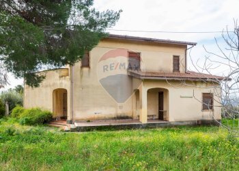 Casa all\'aperto - Villa Via Cavaliere Bosco
 
166, Santa Maria di Licodia - foto 8