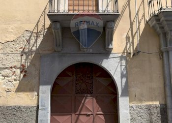 Edificio all\'aperto - Casa indipendente Via San Giovanni
 
59, Vizzini - foto 3