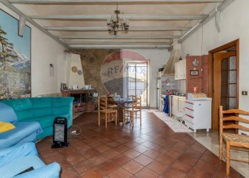 Sala da pranzo - Casa indipendente Via San Bonaventura
 
51, Caltagirone - foto 1