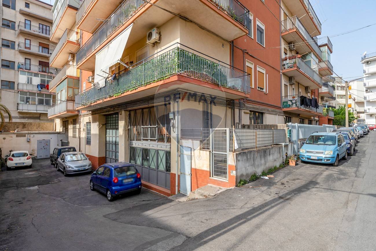 Edificio all\'aperto - Commercial Premises Via Ottavio Profeta
 
2, Catania - photo 1