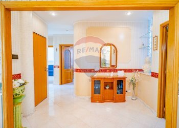 Hall / corridoio - Quadrilocale VIA DI STEFANO
 
18, Paterno - foto 5