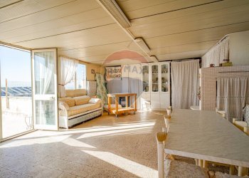 Sala da pranzo - Quadrilocale VIA DI STEFANO
 
18, Paterno - foto 27